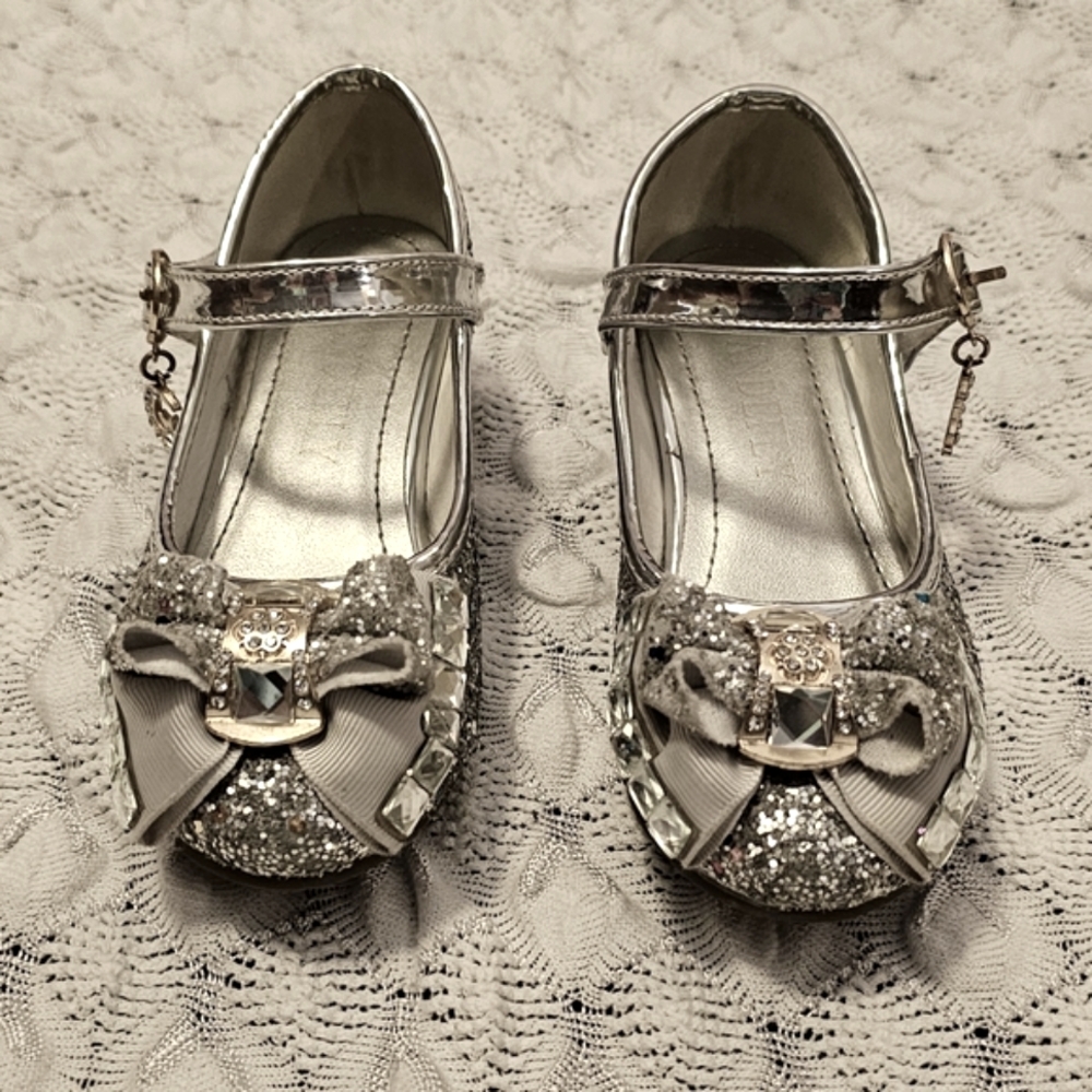 Silver Glitter Kids Shoes with Bow - Tandefly